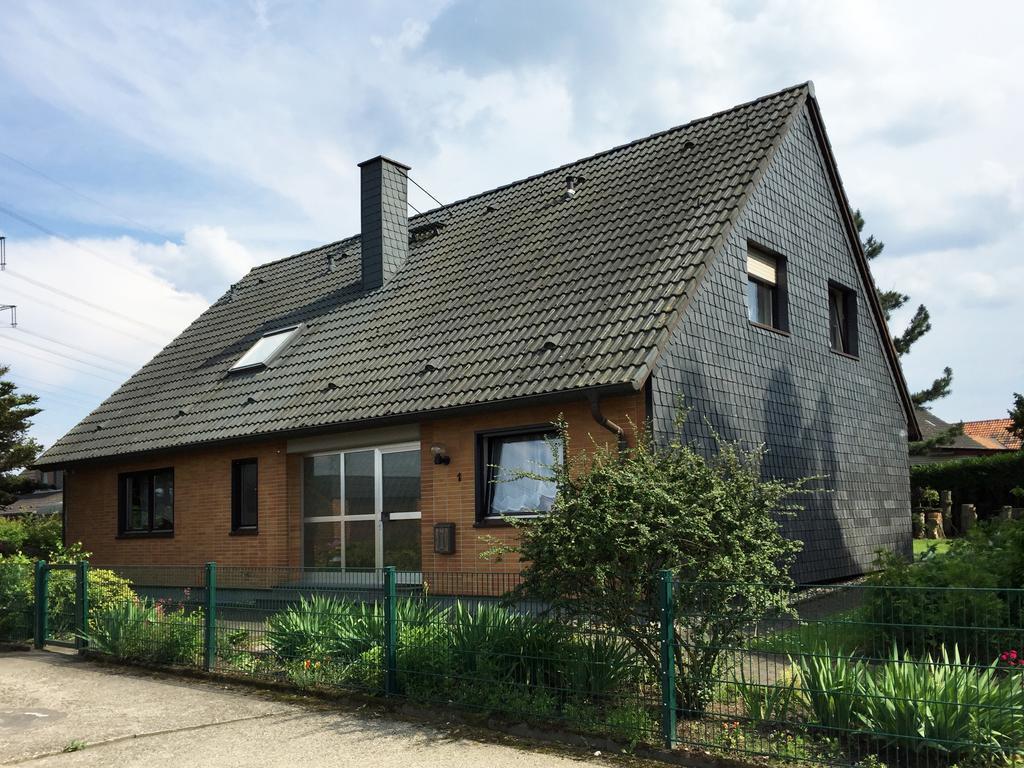 Privatunterkunft "An Der Hecke" นอยส์ ภายนอก รูปภาพ